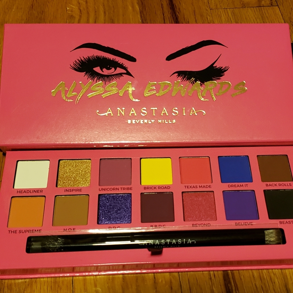 FREE GWP ABH ALYSSA EDWARDS palette